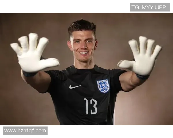 足球明星的标志性物品与他们的辉煌瞬间的完美结合图鉴